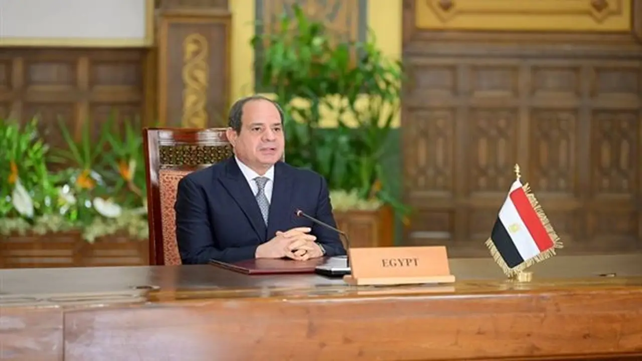 السيسي يشدد على أهمية العمل الجاد وبناء أجيال جديدة من لاعبي كرة القدم