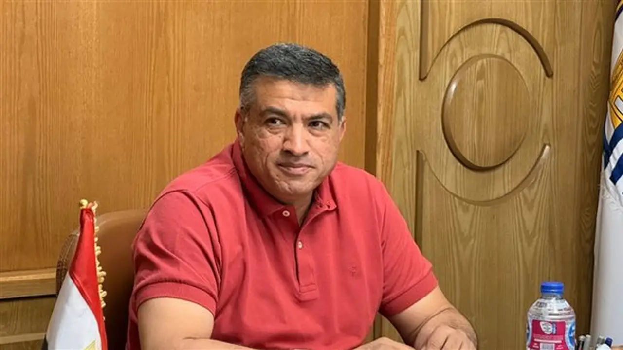 محافظ قنا يناقش الخطة الاستثمارية ويؤكد على سرعة تنفيذ المشروعات الخدمية