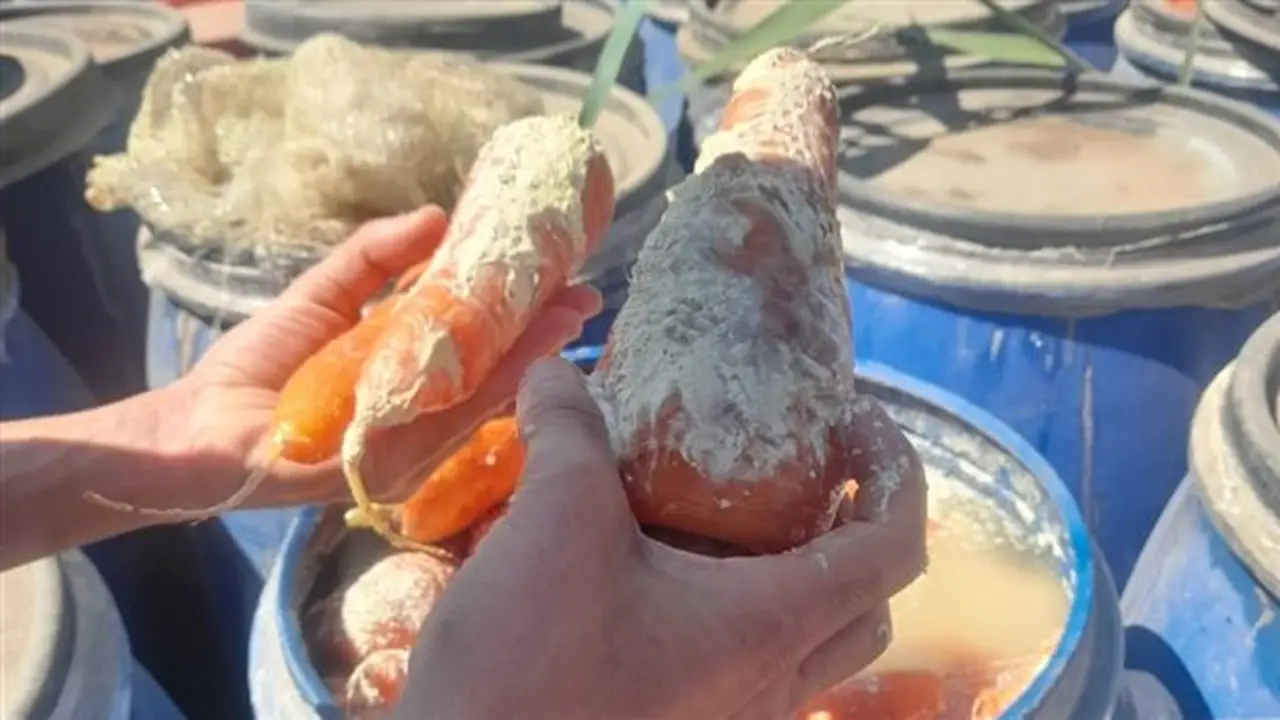 ضبط 12 طنًا من الأغذية الفاسدة في البحيرة