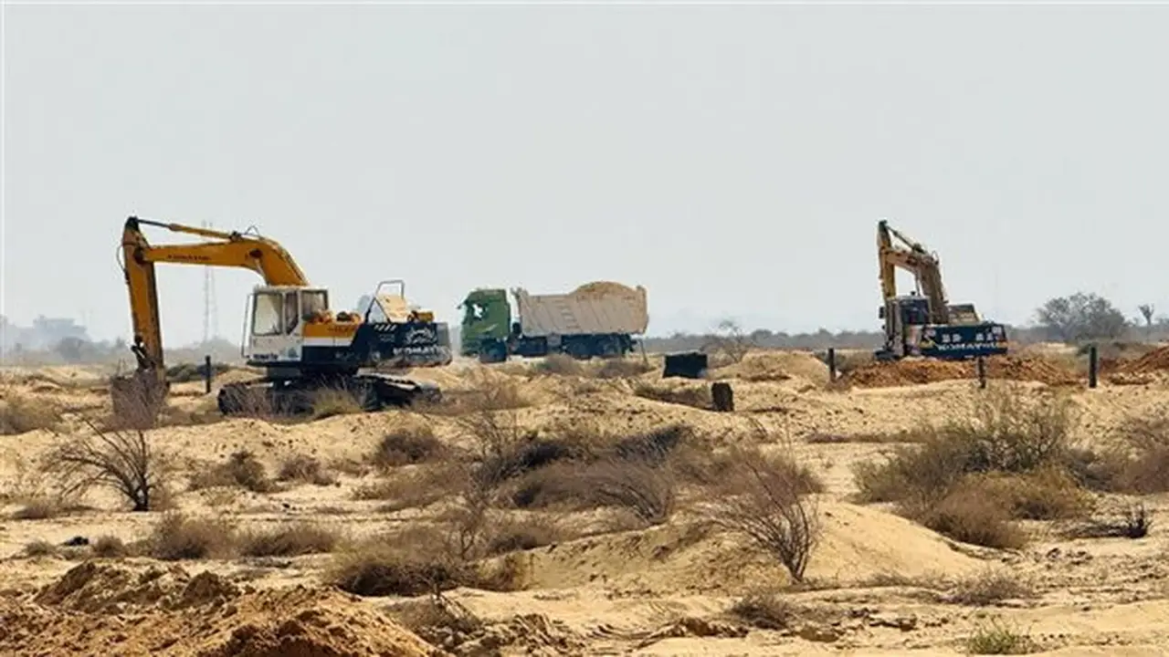 معدلات تنفيذ مشروعات المرافق والطرق في الفيوم الجديدة: تفاصيل ومؤشرات