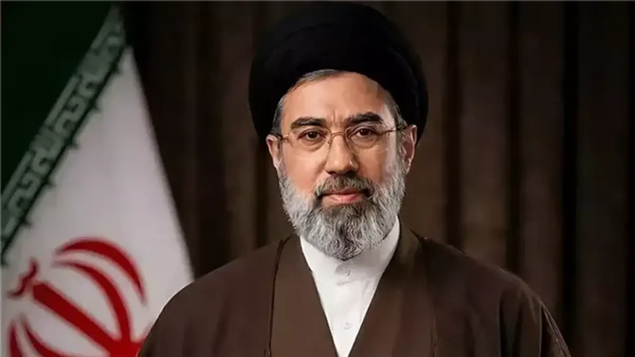 مجتبى خامنئي يتعهد بالثأر لدماء والده بعد اغتياله في الهجمات الأمريكية الإسرائيلية
