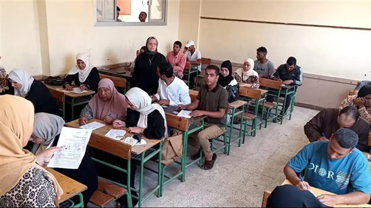 جامعة دمنهور تطلق قافلة لمحو الأمية في كفر الدوار