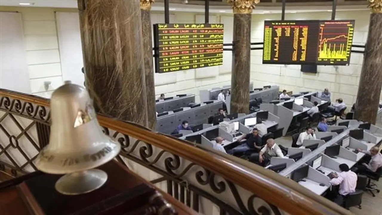 أخبار الاقتصاد اليوم: موعد صرف مرتبات يوليو 2026، ارتفاع أسعار الذهب واستقرار كرتونة البيض