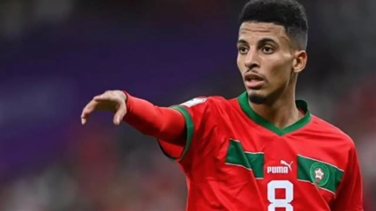 عملاق أوروبي يسعى لضم نجم منتخب المغرب بعد تألقه في كأس العالم