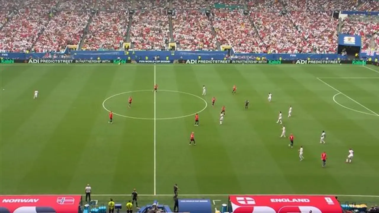 دقيقة حداد على لاعب جنوب أفريقيا قبل مباراة إنجلترا والنرويج في كأس العالم 2026