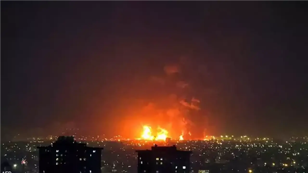 تفعيل الدفاعات الجوية في طهران وماهشهر مع استمرار الهجمات الأمريكية