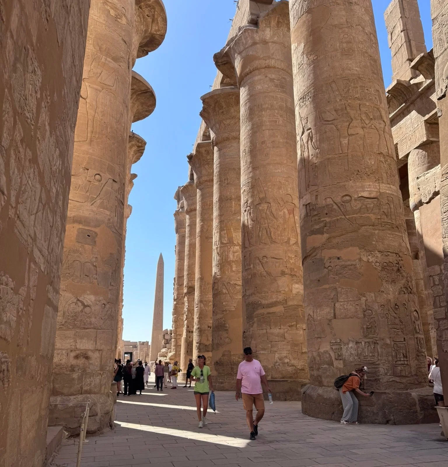 توافد السائحين لزيارة معابد الكرنك بالأقصر توافد السائحين لزيارة معابد الكرنك بالأقصر
