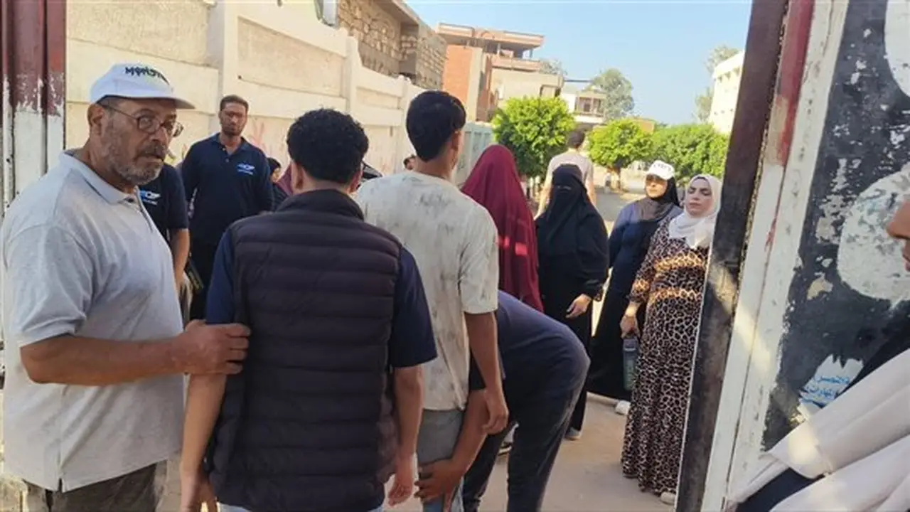 طلاب الثانوية العامة يؤدون امتحان الرياضيات البحتة في 173 لجنة بالدقهلية