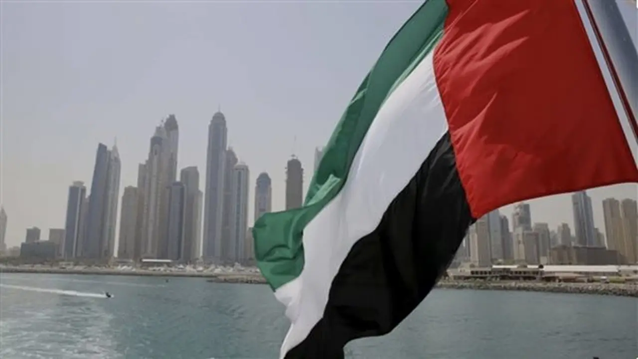 عاجل: الدفاع الإماراتية تعلن عن اعتراض هجمات صاروخية وطائرات مسيرة قادمة من إيران