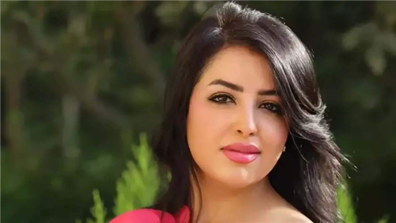 نهى صالح تعبر عن ارتياحها بعد القبض على المتسبب في حادث شقيقها خالد