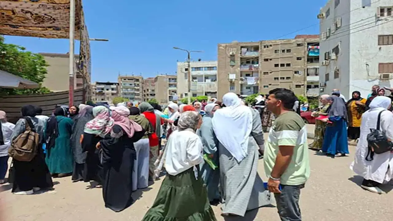 ضبط 10 سماعات غش إلكترونية بحوزة طلاب الثانوية خلال امتحان الرياضيات بقنا