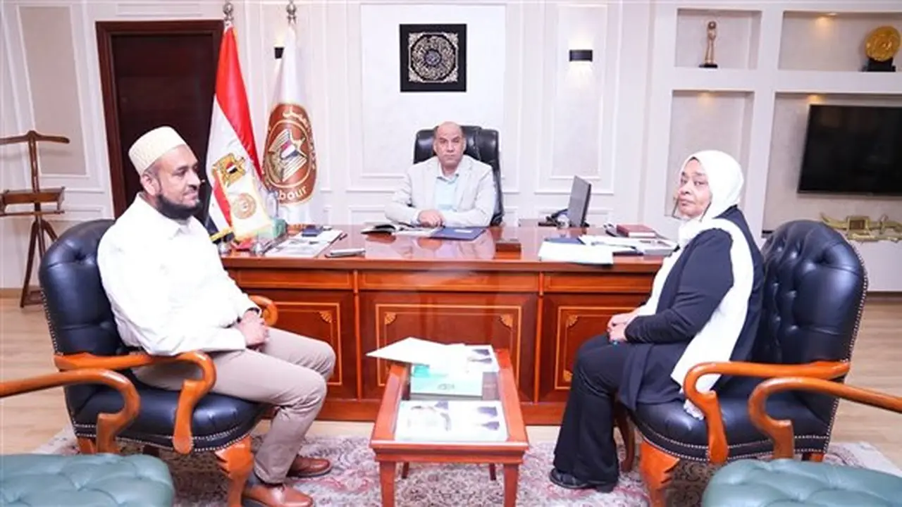 تعاون بين وزارة العمل وطائفة البهرة لتسريع ترميم المساجد التاريخية