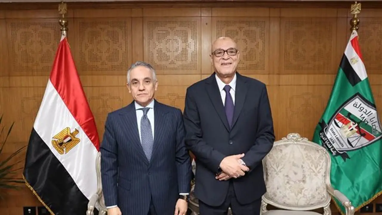وزير العدل يهنئ المستشار عبد الناصر أبو العزم بتوليه رئاسة هيئة قضايا الدولة