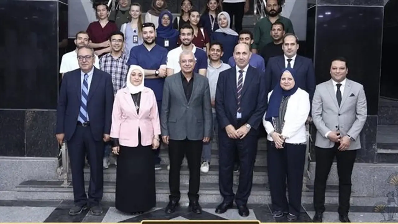 جامعة الزقازيق تستضيف وفدًا طلابيًا دوليًا في جولة ثقافية بمتحفها التعليمي