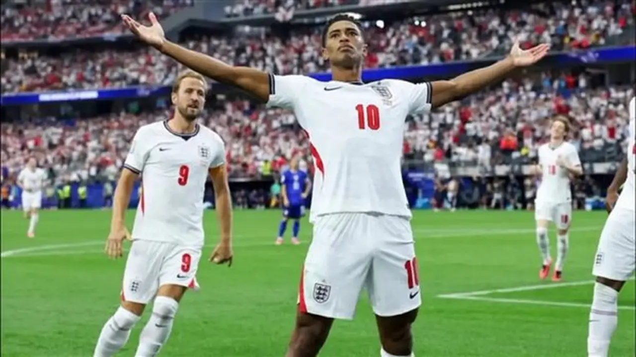 كاراجر: بيلينجهام يمتلك ما افتقده جيرارد مع منتخب إنجلترا
