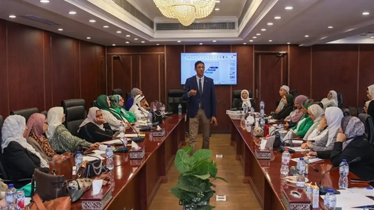 مجلس سيدات أعمال غرفة الجيزة يستعرض مخرجات برنامج محاكاة التسويق الإلكتروني لدعم المشروعات الصغيرة