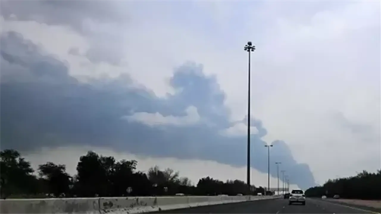 الكويت تُعلن عن هجمات على مراكز حدودية ومنصة نفطية من إيران