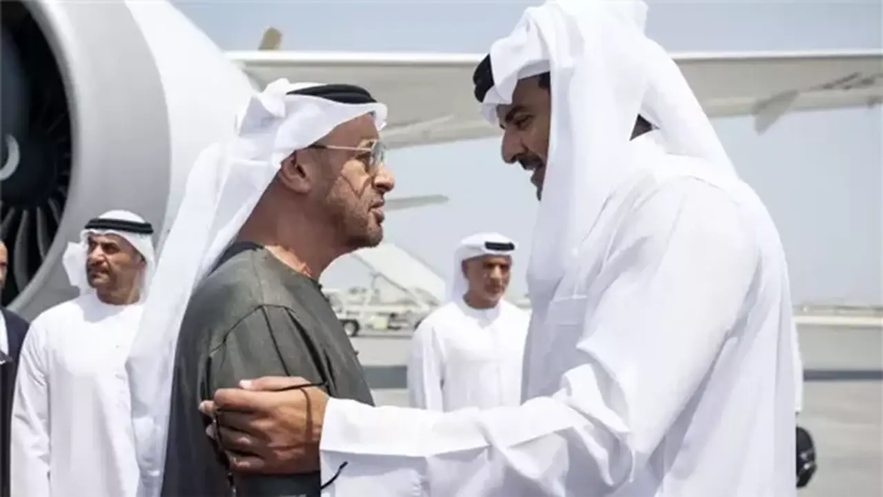 تعازي حكام الإمارات لأمير قطر في وفاة والده