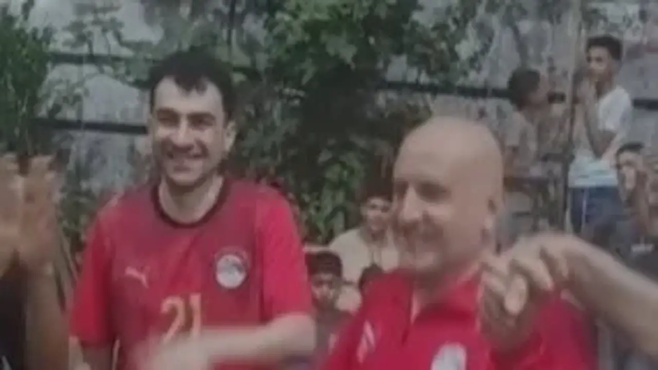 لقاء خاص مع والد لاعب المنتخب محمود صابر بعد استقبال حافل