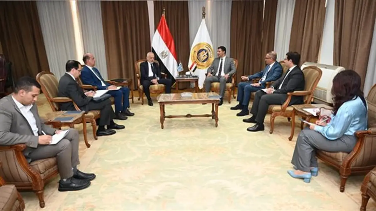 وزير الصناعة يؤكد أهمية تحويل مصر إلى مركز إقليمي للإنتاج والتصدير