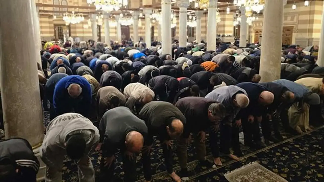 مواقيت الصلاة اليوم الإثنين: موعد أذان العصر في القاهرة والمحافظات