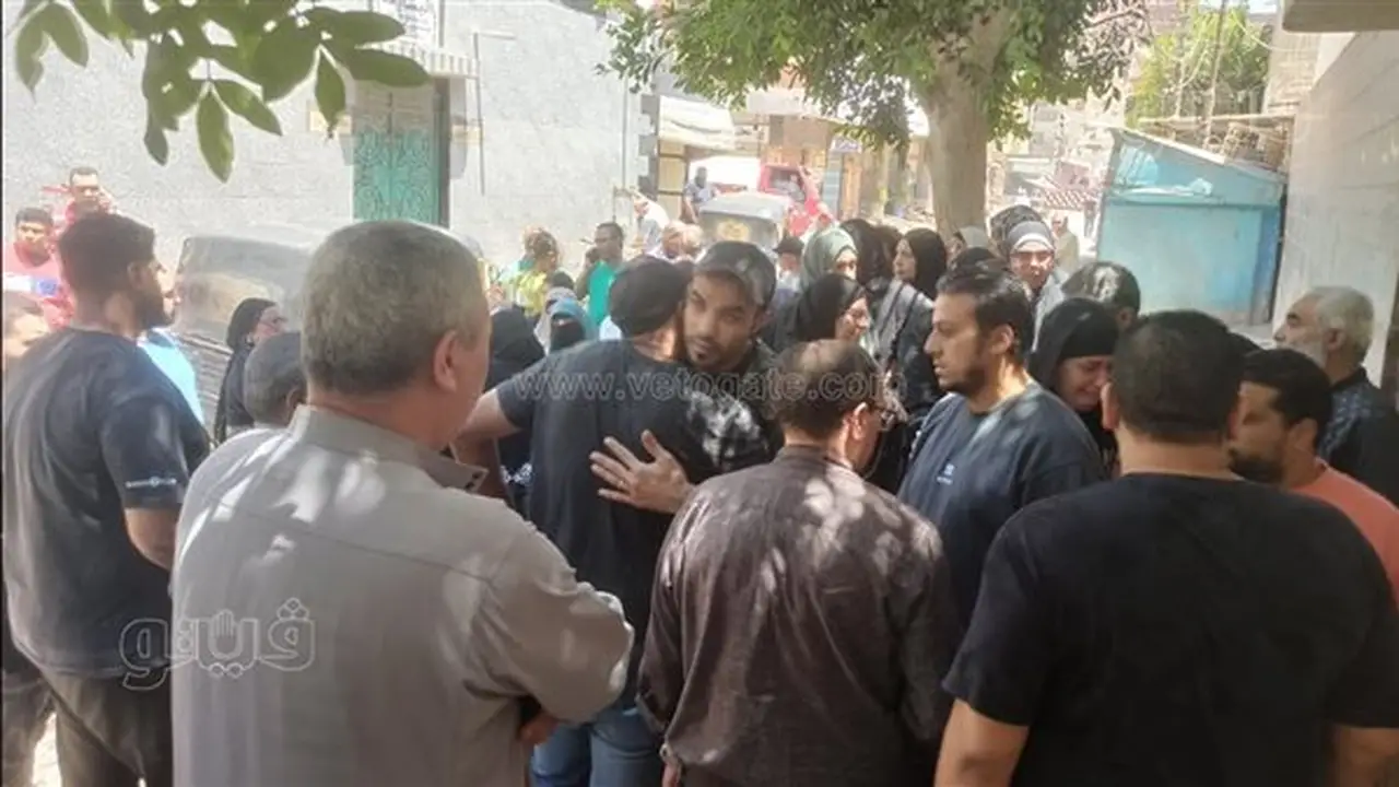 تشييع جثمان الطفل إياد عبدالله في نادي غزل المحلة (صور)