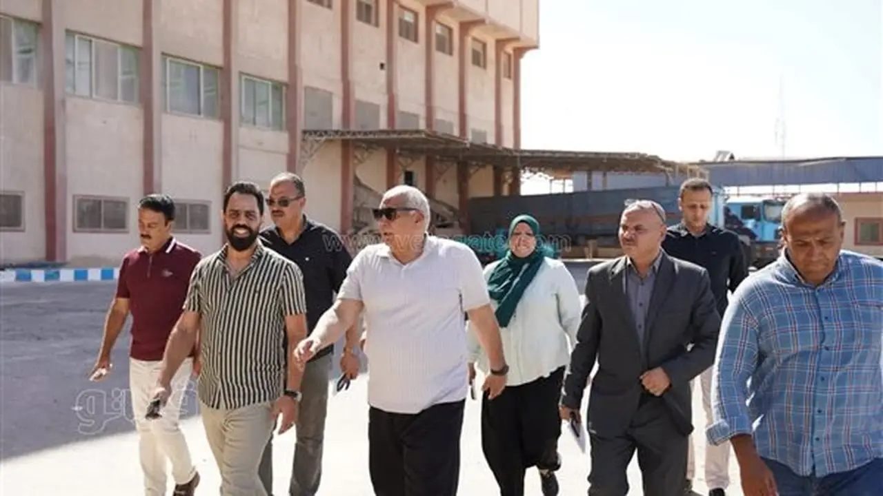 محافظ مطروح يتفقد مطاحن الدقيق ويشرف على انتظام العمل في منظومة التموين