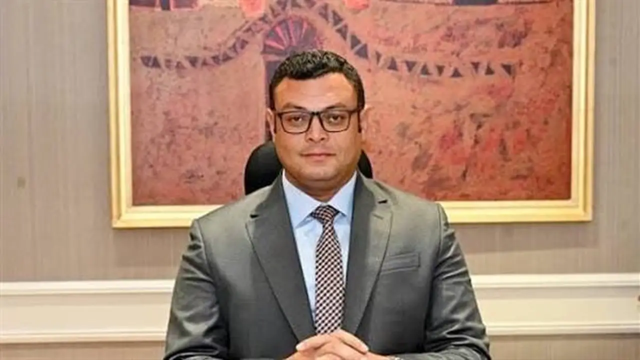 إزالة صورة شريف الشربيني من ممر الوزراء في وزارة الإسكان: أسرار الغضب الصامت