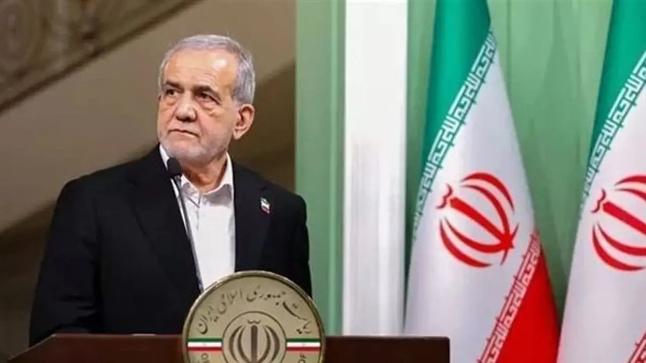 الرئيس الإيراني يؤكد دعم مجتبى خامنئي لتعزيز العلاقات مع روسيا