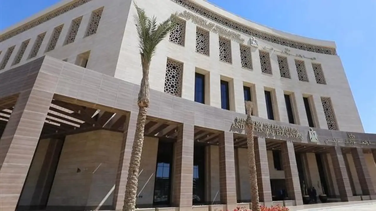 أخبار مصر اليوم: خصومات جديدة وضريبة مخفضة للأجهزة الطبية، شروط اختبارات الدبلومات والمعاهد، وآخر منحة للعمالة غير المنتظمة في 2026