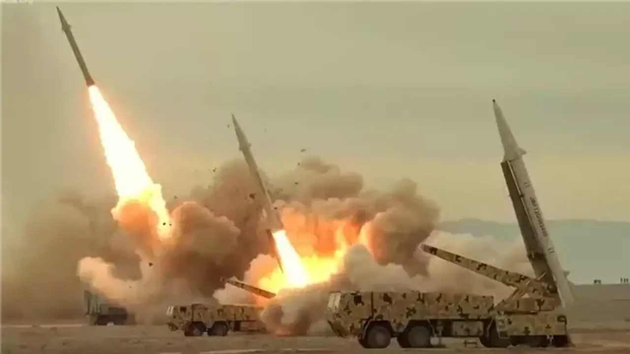 الحرس الثوري الإيراني يعلن استهداف منشآت عسكرية أمريكية في قاعدة الجفير بالبحرين ضمن عملية “نصر 2”