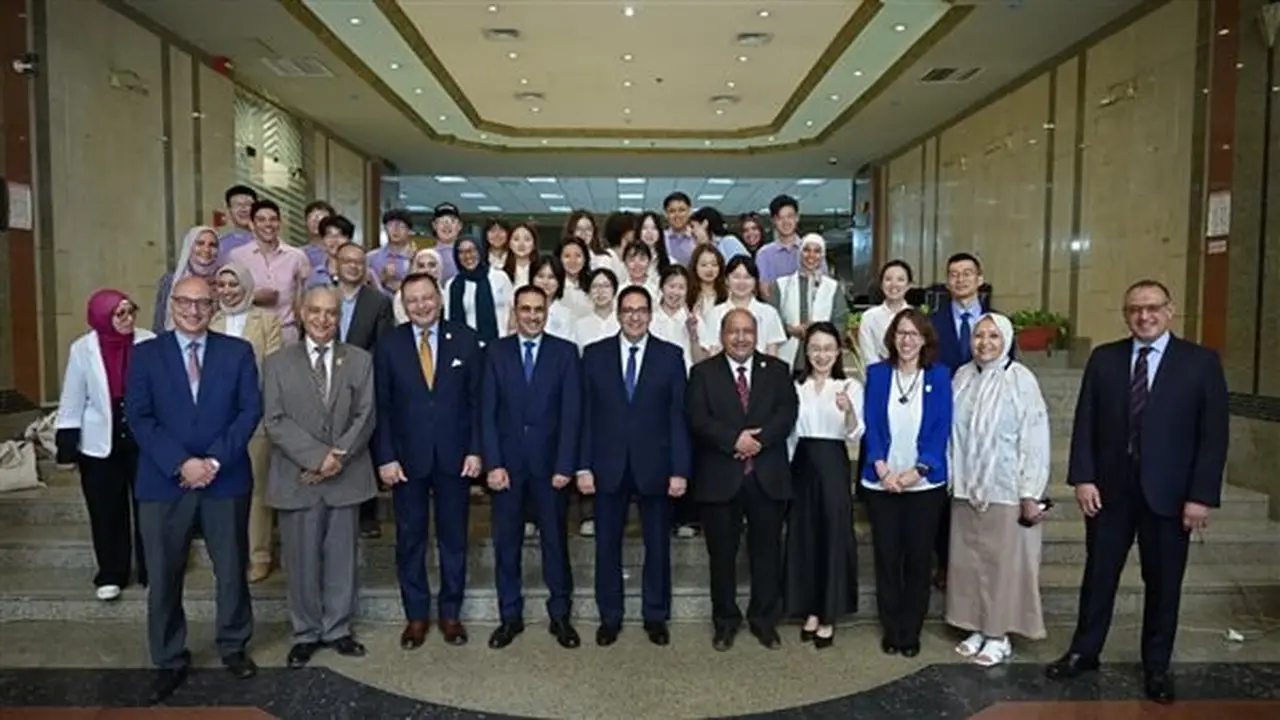جامعة القاهرة تطلق الدورة الثانية للمدرسة الصيفية المشتركة مع جامعة شنغهاي للدراسات الدولية