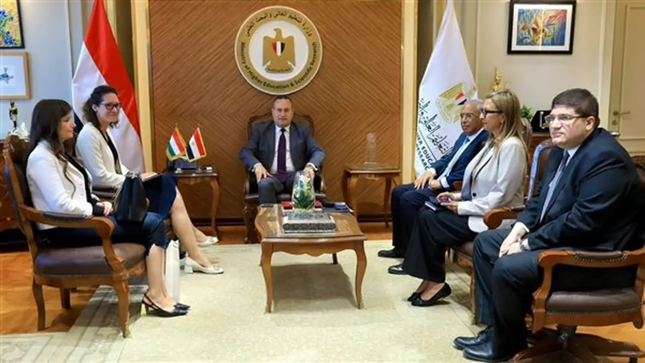 وزير التعليم العالي يبحث مع سفيرة المجر سبل تعزيز التعاون الأكاديمي والثقافي