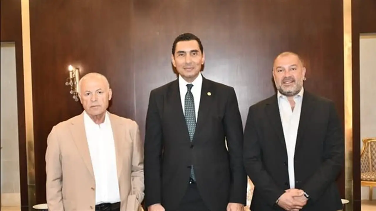 وزير الرياضة يناقش استعدادات المنتخب لبطولة أفريقيا وتعزيز الشراكات بين الأندية