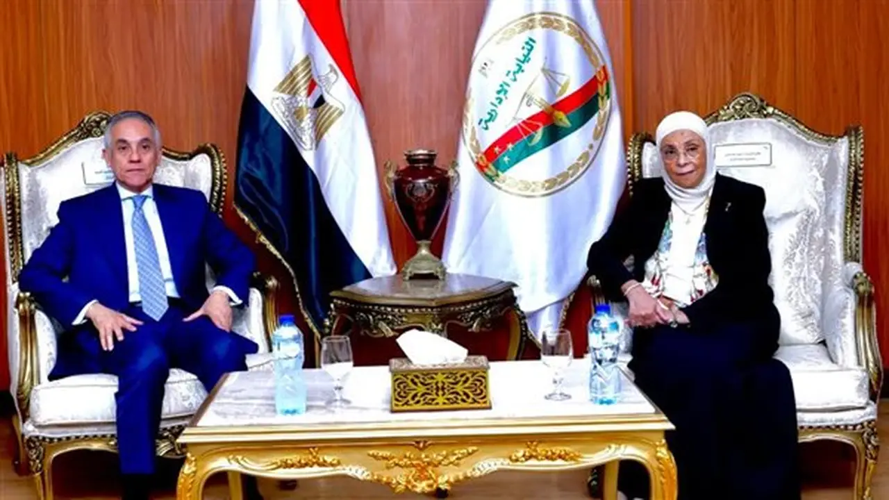 وزير العدل يهنئ رئيسة النيابة الإدارية: دور الهيئة محوري في حماية المال العام وضبط الأداء