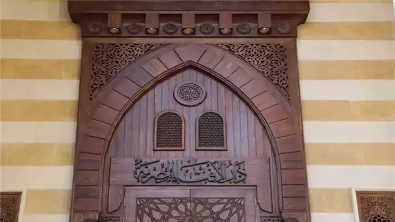 حكم الخلوة بين المرأة وطليقها أثناء فترة العدة: إيضاحات من دار الإفتاء