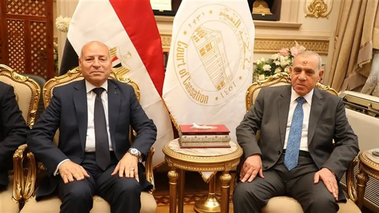 محافظ القاهرة يهنئ رئيس محكمة النقض: القضاء المصري ركيزة أساسية للدولة
