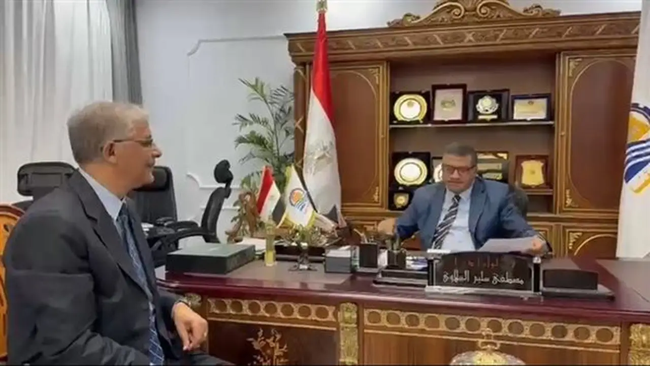 إدارة تعليم دشنا تكرم الأوائل في الشهادة الإعدادية