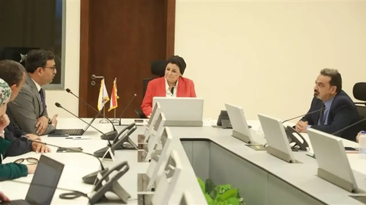 نائب وزير الصحة تبحث مع المدير الإقليمي للبنك الدولي سُبل تسريع تنفيذ مشروعات التغطية الشاملة