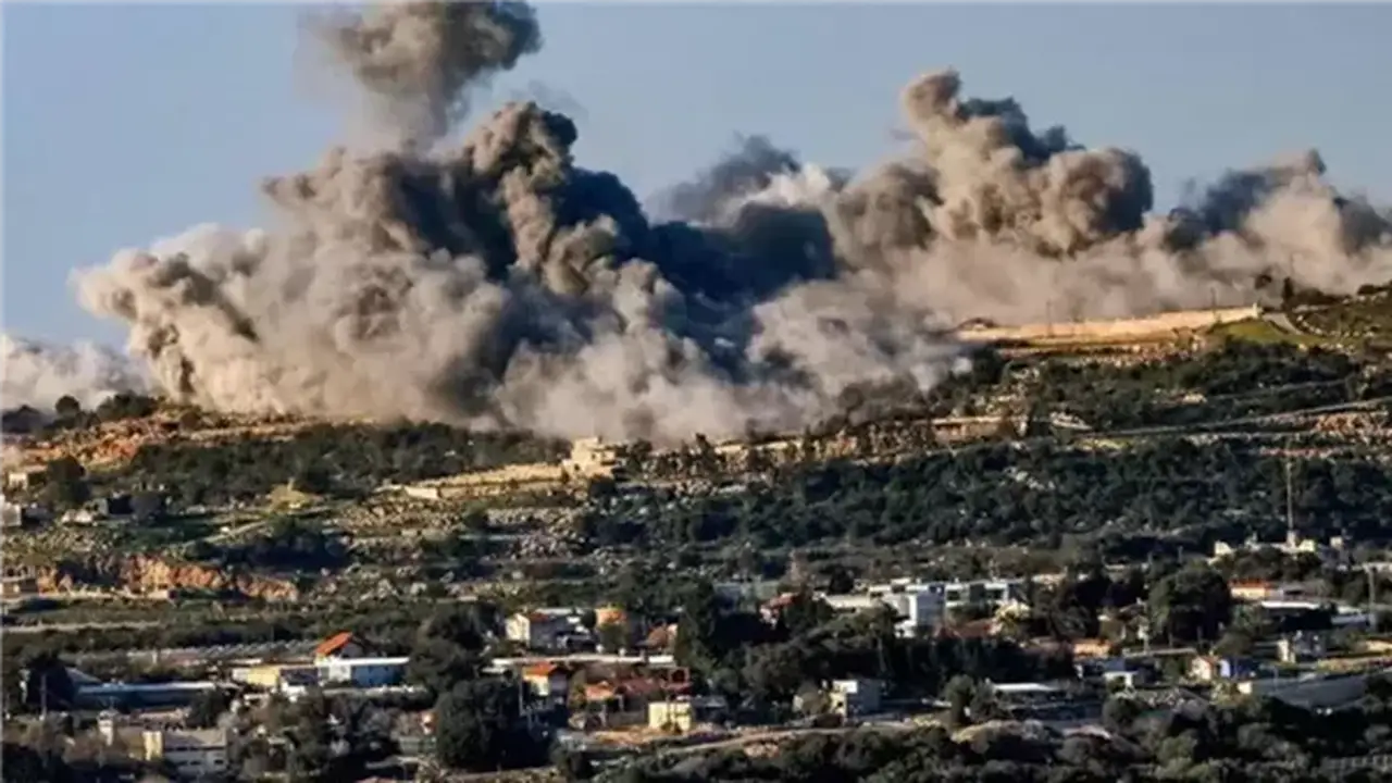 الاحتلال الإسرائيلي يواصل انتهاك وقف إطلاق النار بقصف مدفعي على جنوب لبنان