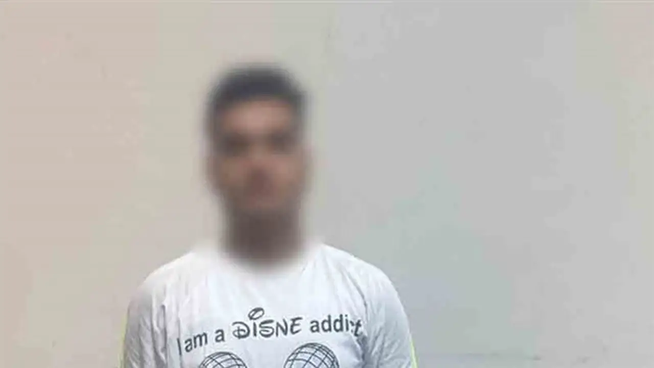 إلقاء القبض على مدير صفحة لترويج المخدرات عبر مواقع التواصل وضبط مواد مخدرة وهاتف يكشف نشاطه الإجرامي