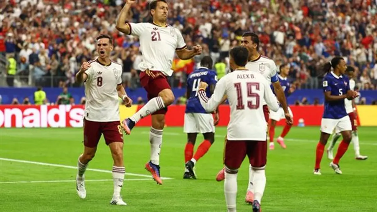 إسبانيا تتقدم على فرنسا بهدف في نصف نهائي كأس العالم (فيديو)