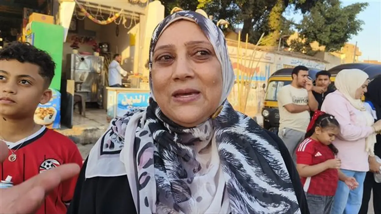 والدة إمام عاشور: أنقذته من الموت في صغره ووعدني بتعويضي عند كبره (فيديو)