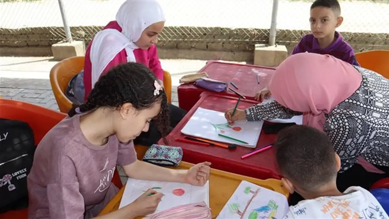 المكتبة المتنقلة تستمر في جولاتها ضمن مبادرة “أنا متعلم مدى الحياة” في منتزه إدكو الدولي