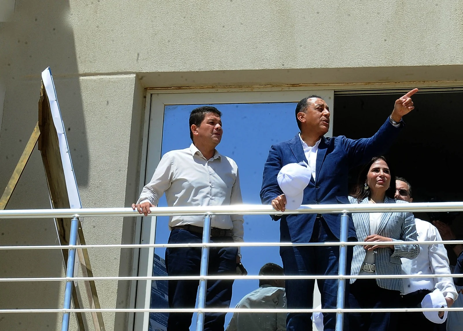 رئيس الوزراء يتفقد مشروع M8 by the Lake المطل على البحيرات الجنوبية ومحطة تجديد المياه (1)