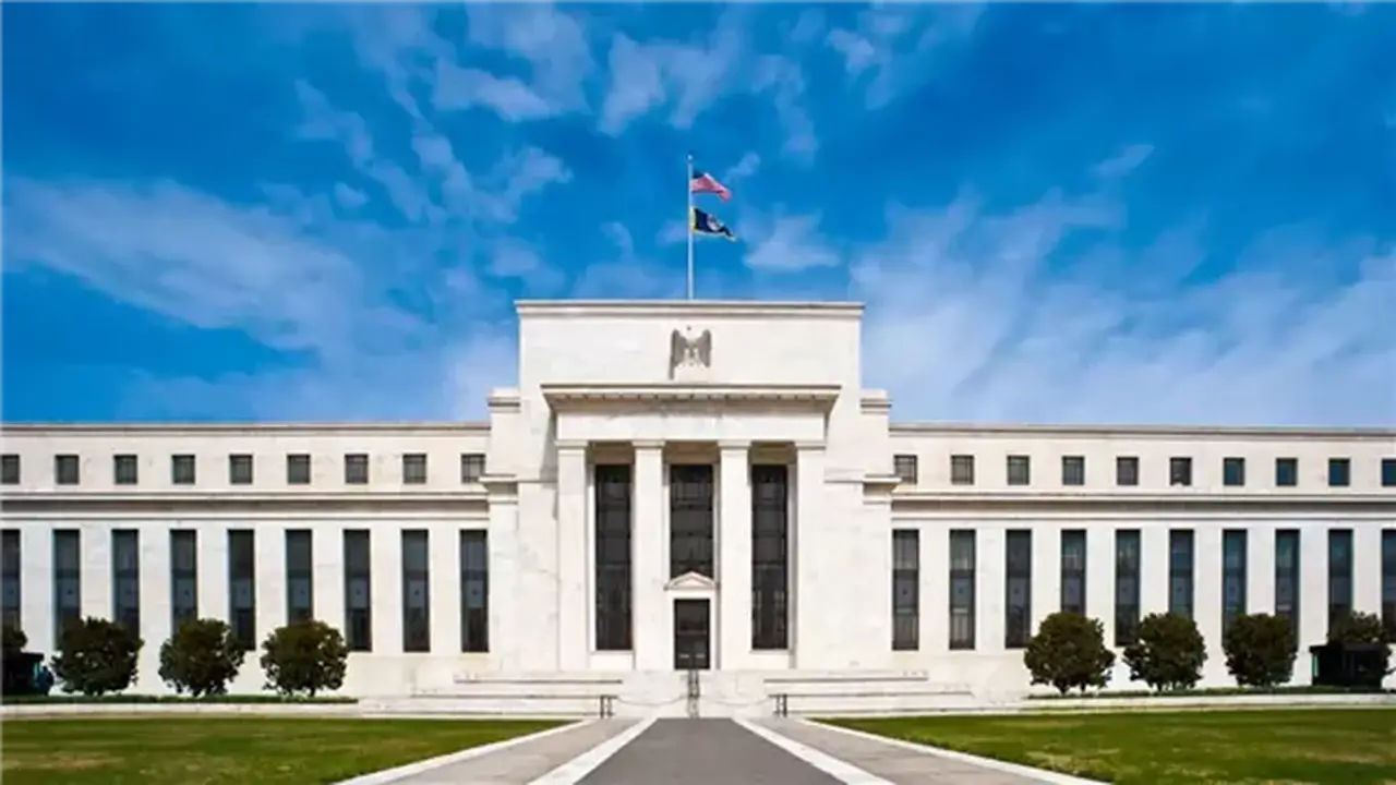 تراجع توقعات رفع الفائدة من قبل الفيدرالي الأمريكي في يوليو وسبتمبر