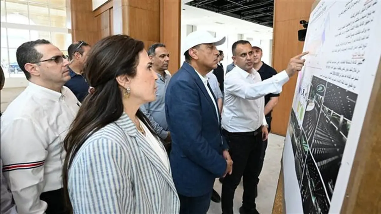 مدبولي يزور مركز المؤتمرات الدولي والحديقة المتحفية في العلمين الجديدة