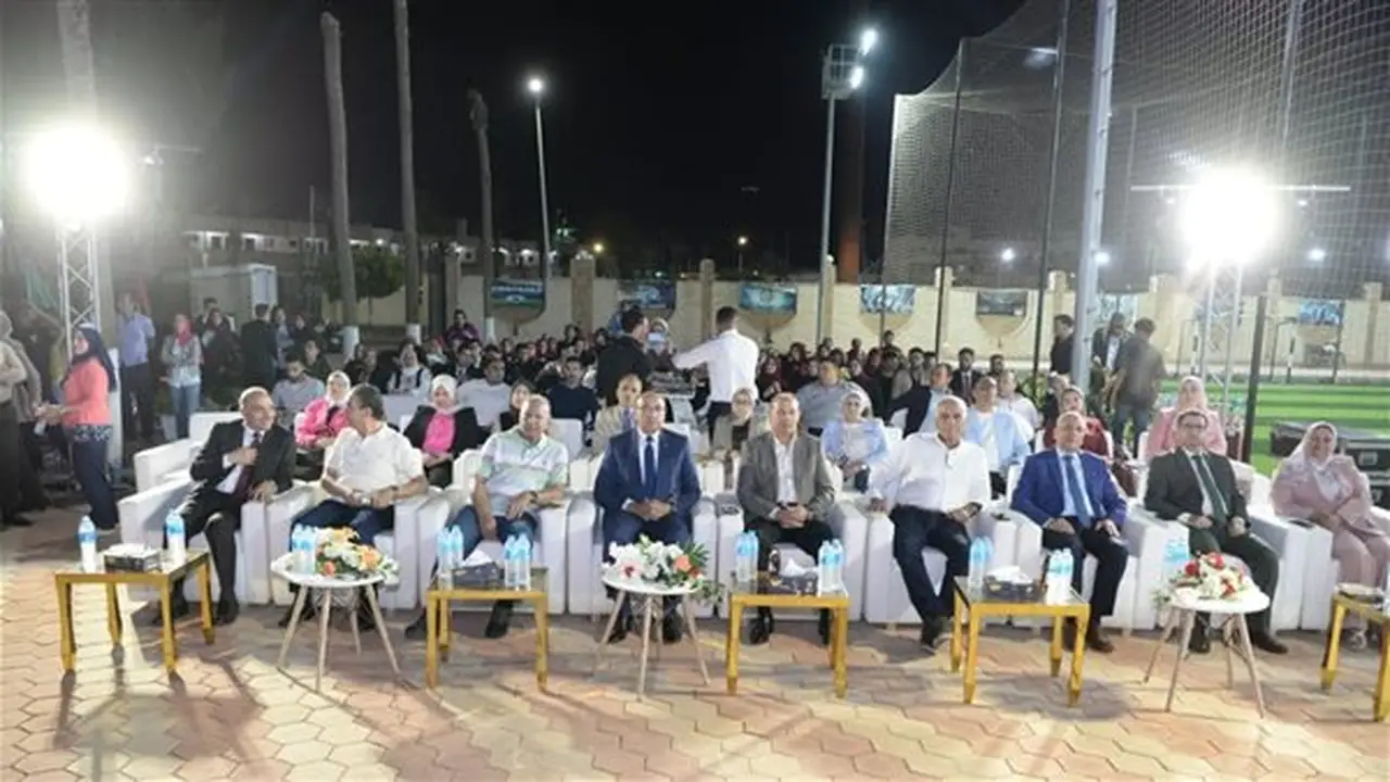 جامعة المنصورة تُطلق الأنشطة الصيفية للطلاب في معسكر جمصة (صور)