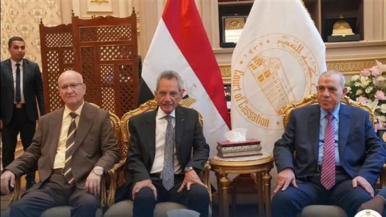 وزير الشئون النيابية يهنئ رئيس محكمة النقض بمناسبة توليه المنصب