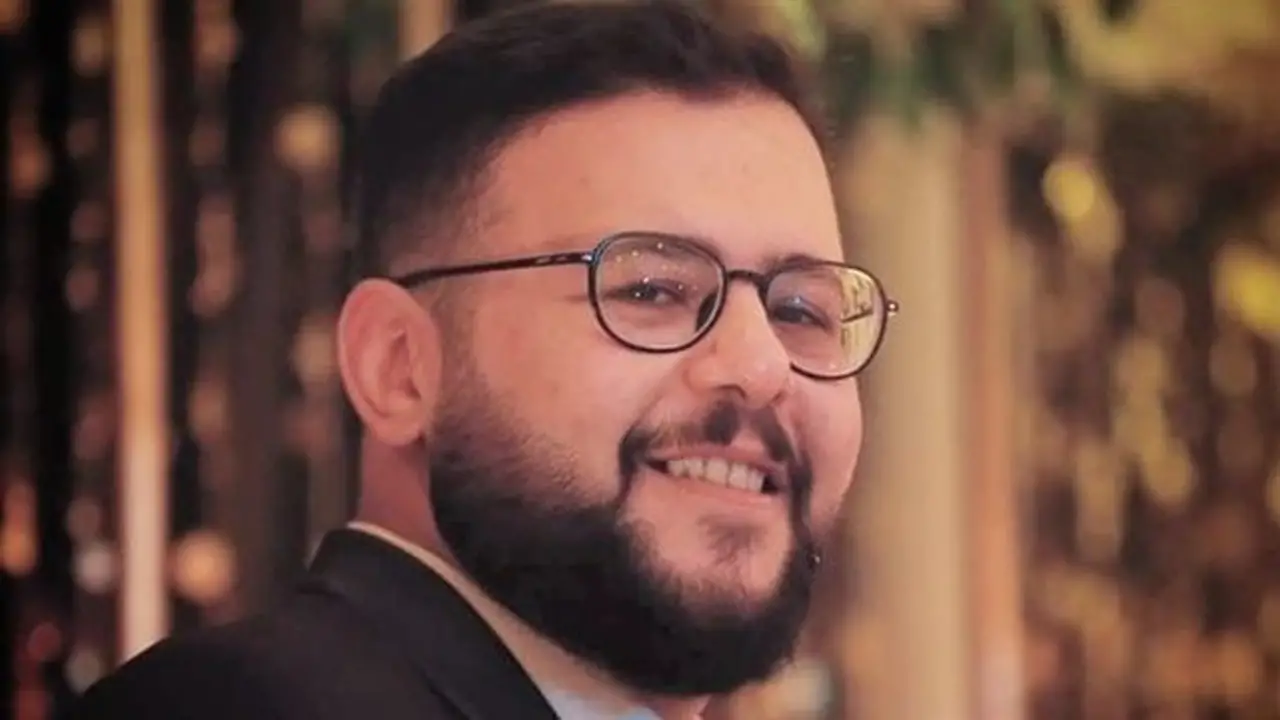 إياد صالح: المؤلف المصري وراء الفيلم الخليجي “أحبك من زمان”